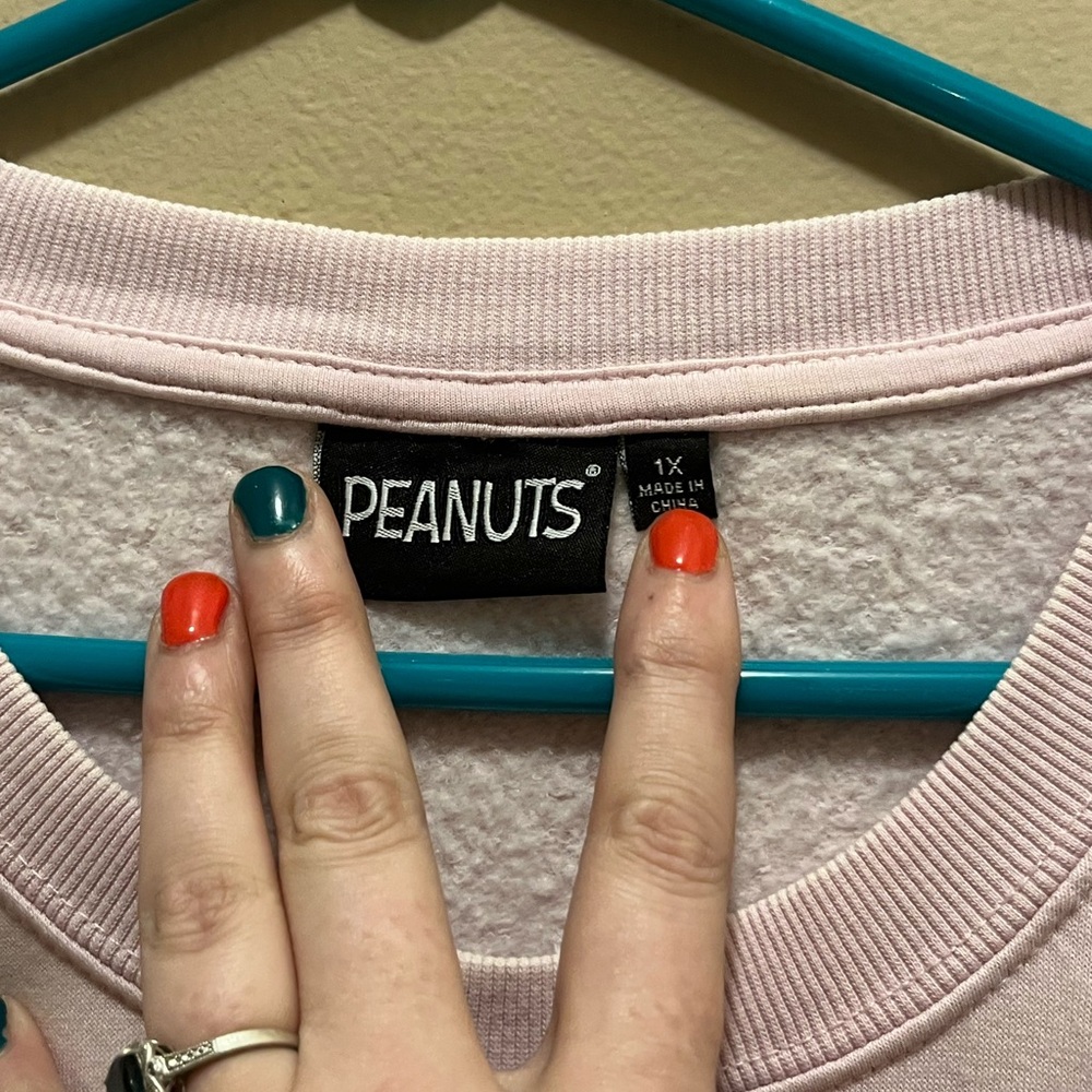 Peanuts woman’s size 1x pink snoopy heart sweatshirt pullover - Picture 2 of 3